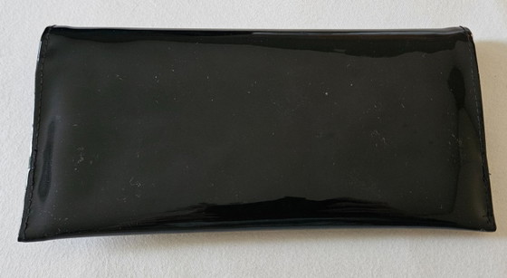 Clutch Yves Saint Laurent in pelle verniciata nera, Plastica, Nero (foto 14 di 15)
