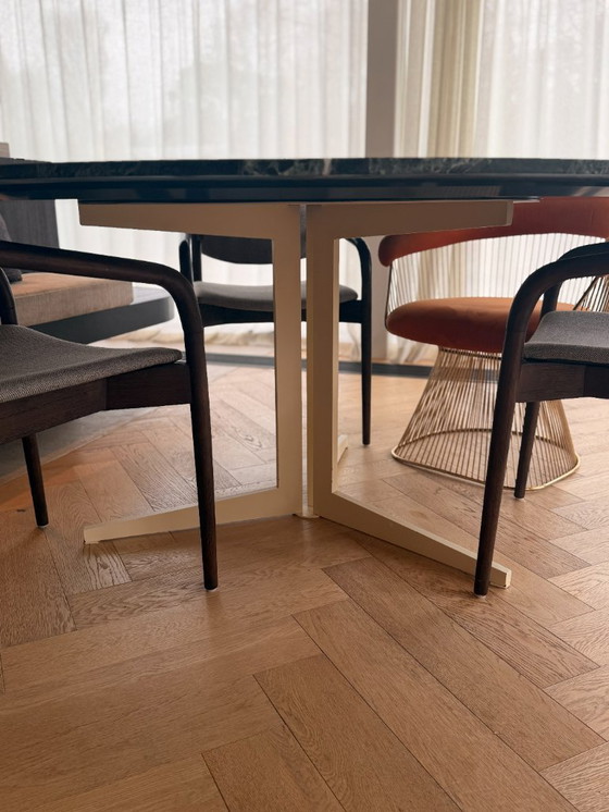 Image 1 of Natuursteen ronde eettafel (160cm)