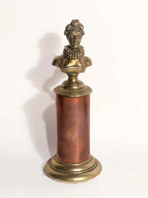 Gilded Bronze Sculpture of Marie Antoinette with Wooden Base, 1920s – beeldhouwkunst