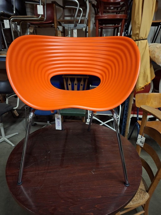 Vitra Tom Vac chair orange – design classic by Ron Arad