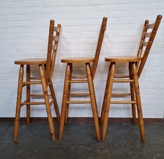 Image 1 of 3 sgabelli da bar brutalisti in pino