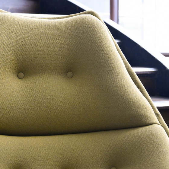 Image 1 of Artifort F558