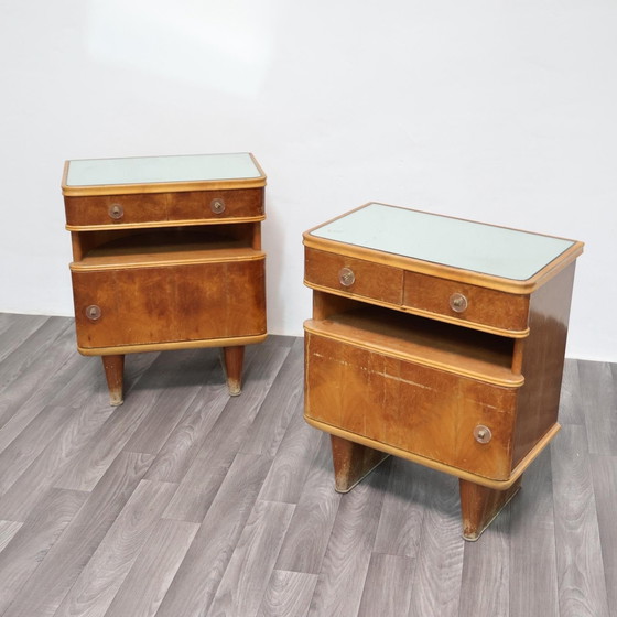 Image 1 of Paire de tables de chevet Art déco en bois des années 1940, design moderne du milieu du siècle