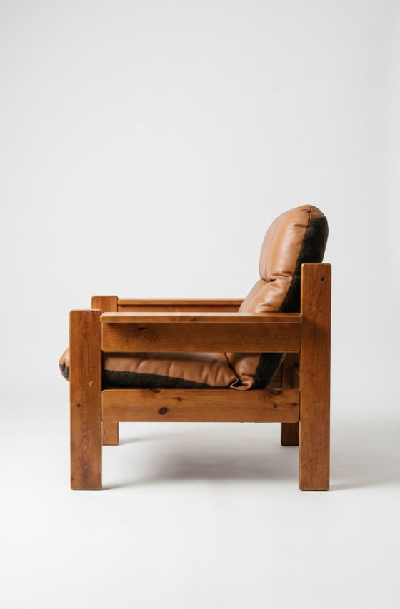 Image 1 of Vintage brutalistische bank en fauteuil in cognacbruin leer uit de jaren 60/70.