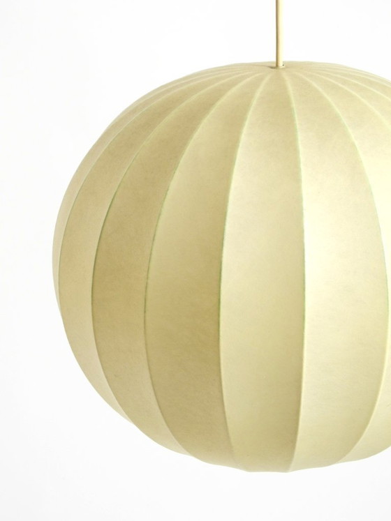 Image 1 of Beautiful round Cocoon pendant lamp in very good original vintage condition from the 1960s