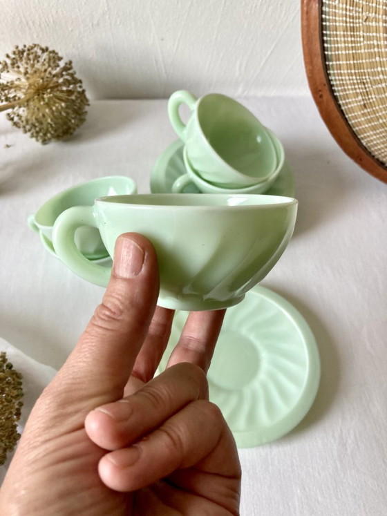 Cups and saucers in molded pressed glass, 1950s – Crockery (photo 3 of 9)