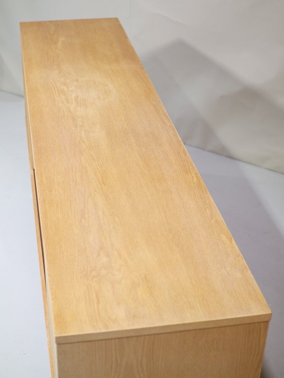 Image 1 of Eiken lowboard dressoir Deens vintage