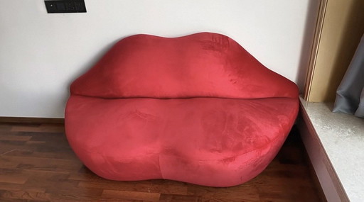 Canapé "Bocca" en velours rouge, Studio 65