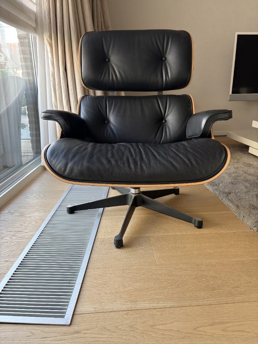 Vitra Eames Lounge Chair – stoelen fauteuils, Leather, Metal (photo 2 of 6)