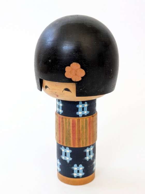 Image 1 of Poupée japonaise Kokeshi du milieu du siècle Figurine d'art populaire des années 1960