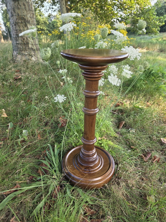 Image 1 of Characterful vintage wooden plant column / pedestal – Turned wood – 63 cm