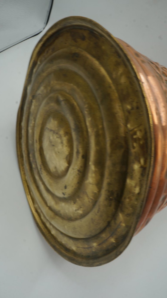 Image 1 of Soporte para paraguas de cobre antiguo, cubo de carbón para pellets, kit de pellets con relieve de Rembrandt