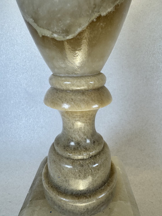 Image 1 of Elegant vintage table lamp made of alabaster and marble - warm light, timeless class