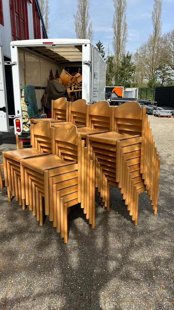 Image 1 of Lotto di 50 sedie impilabili vintage in compensato anni '80