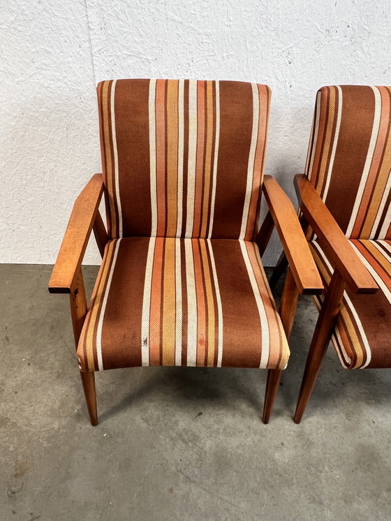 Image 1 of Deux fauteuils vintage en bois avec tissu rayé, 1970