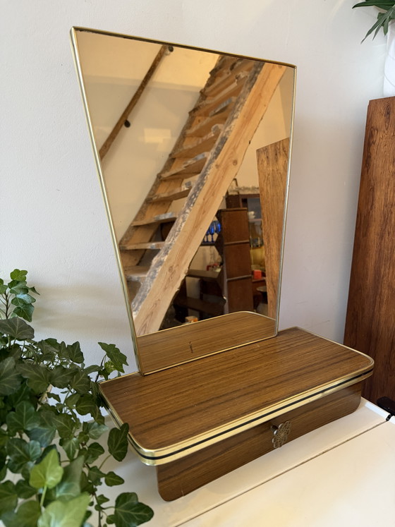 Image 1 of Miroir des années 1960 avec tiroir et étagère