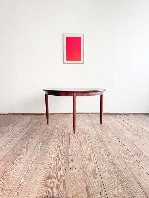 Extendable Mid-Century Modern Dining Table by Niels O. Møller for JL Mollers, Round, Danish Design, 1950s, Denmark