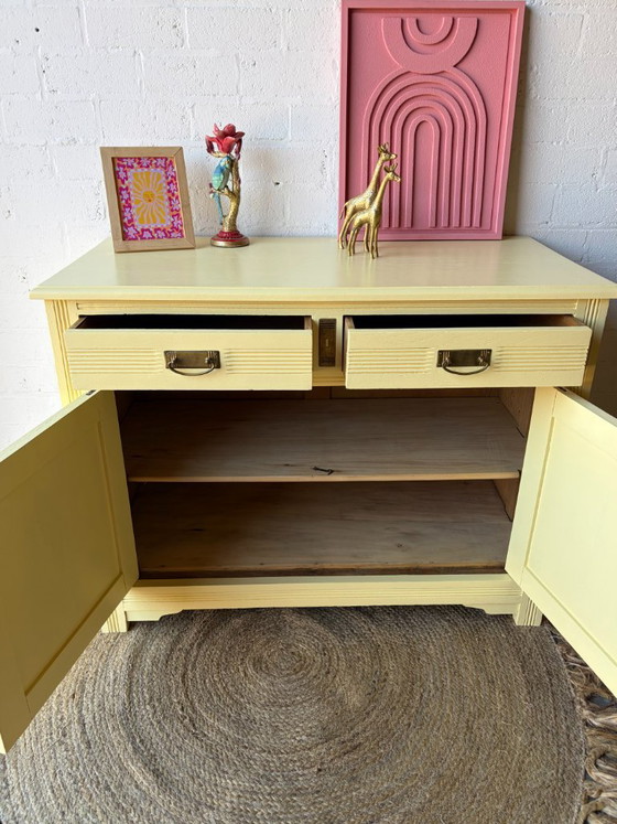 Commode ancienne vintage relookée jaune beurre – Buffet bas, Wood (photo 10 of 16)