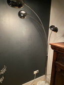 Lampe arc avec socle en marbre blanc
