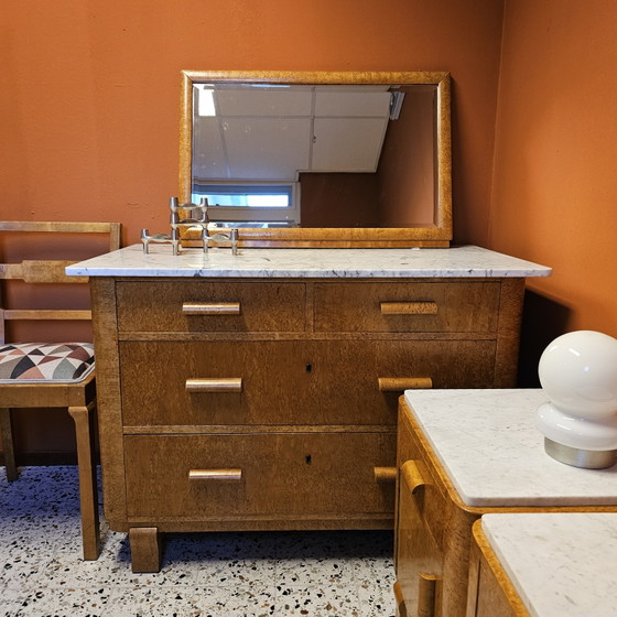 Image 1 of Juego de dormitorio Art Déco de arce ojo de pájaro y mármol.