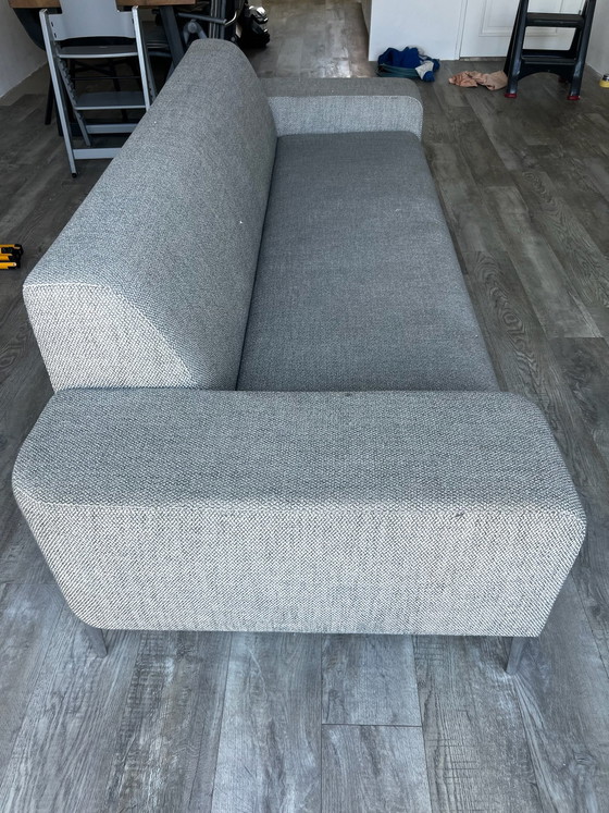 Image 1 of Sofá gris de Koozo, modelo Ellen, de 2,40 metros de largo.
