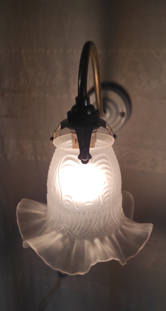 Image 1 of Applique Col De Cygne En Laiton, Porcelaine Et Verre - Mid. XXème