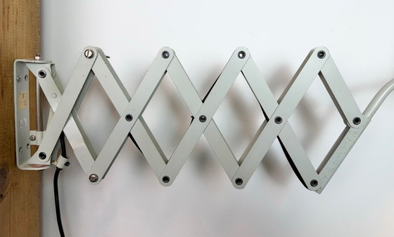 Image 1 of Grijze Duitse industriële schaarwandlamp van SIS, jaren 60.