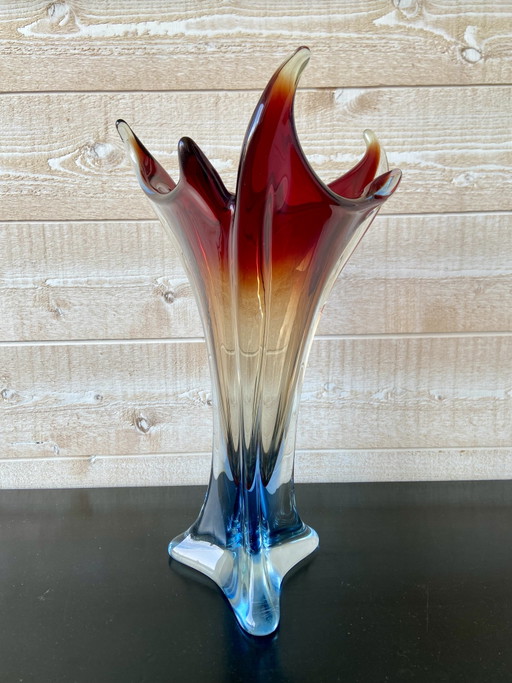 Grande vaso vintage in vetro di Murano Sommerso, nei colori rosso e blu cobalto, Italia, anni '60.