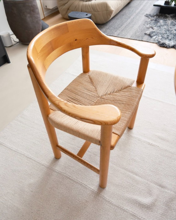 Image 1 of Rainer Daumiller. Uitschuifbare ronde tafel met 6 stoelen.