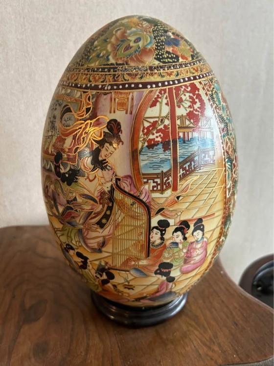 Image 1 of Decoratief Oosters porseleinen ei op voet – 35 cm – handbeschilderd