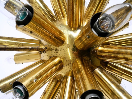 Image 1 of Lámpara de techo XXL de latón, estilo espacial, de los años 60, de J.T. Kalmar, con 43 brazos | 66 cm | 26"