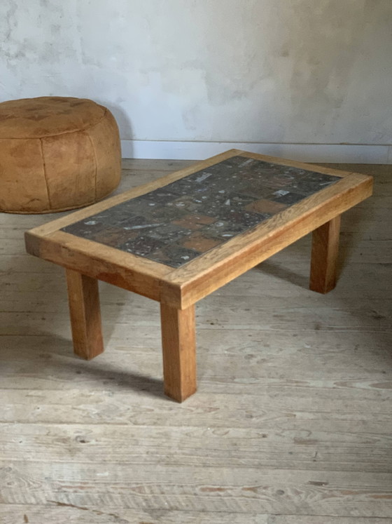 Brutalist coffee table in solid oak and marble from the 70s – Scandinavian (photo 5 of 9)