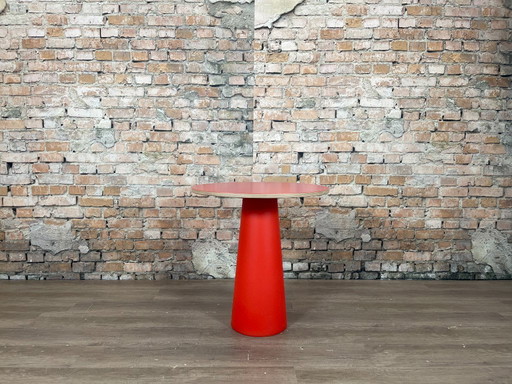 Mesa contenedor Moooi roja