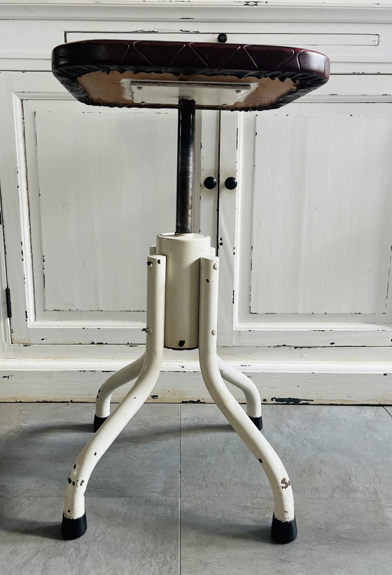 Image 1 of Taburete giratorio industrial/médico