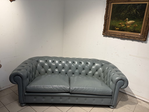 Canapé Chesterfield spacieux en cuir 2 places
