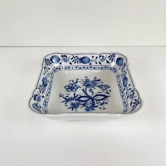 Image 1 of Coppia di piatti quadrati in porcellana, Blue Onion Kahla – Germania dell’Est, 1960–1980