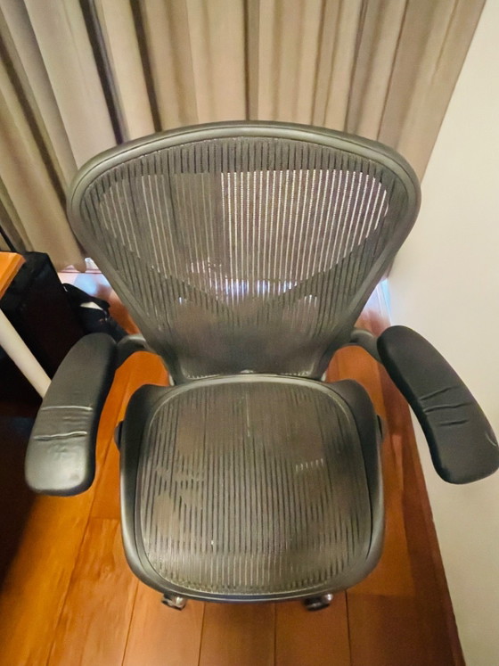 Image 1 of Original Herman Miller Aeron – Size B (Premium Aluminium Base)