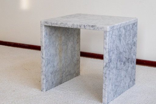 Table d'appoint en marbre de Carrare