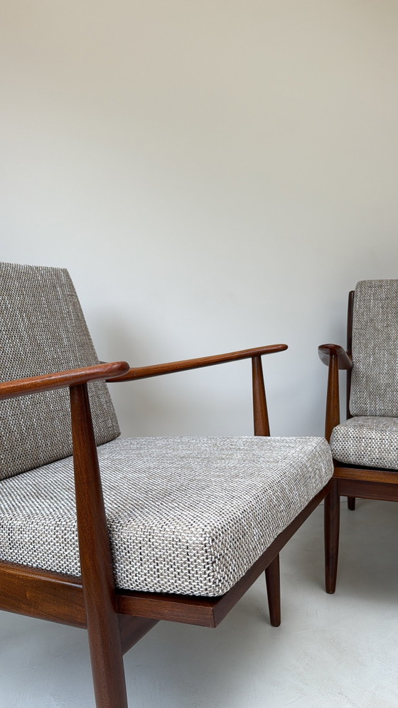 Image 1 of Twee Vintage Deense Teak Houten Fauteuils