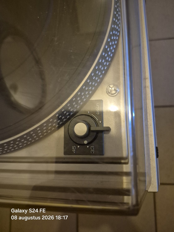 Dual Turntable – Decoration, Metal, Plastic (photo 3 of 5)