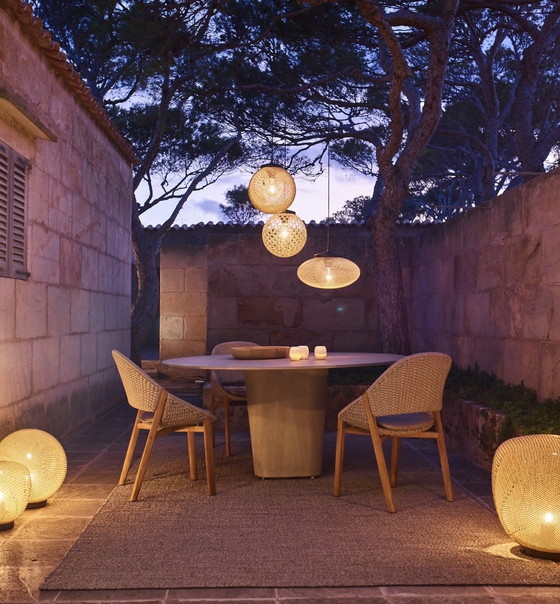 Image 1 of Tribu Tao Tafel 160cm linnen listprice € 6.615,- 