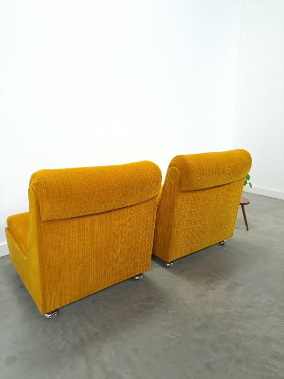 Image 1 of Divano componibile, poltrone giallo caldo