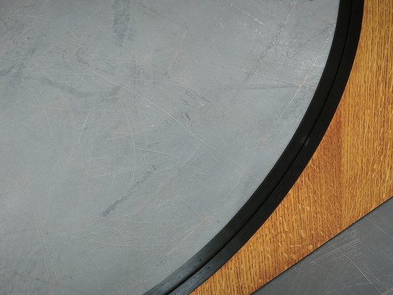 Specchio quadrato vintage ceco in impiallacciatura di rovere con vetro circolare, anni '70 – Legno (photo 7 of 10)