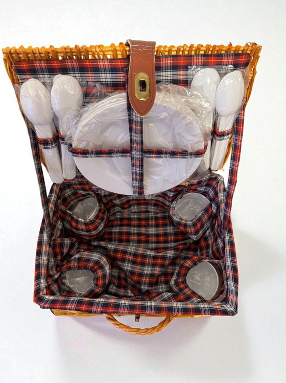 Image 1 of Picknickkorb aus Weide aus den 1980er Jahren für vier Personen