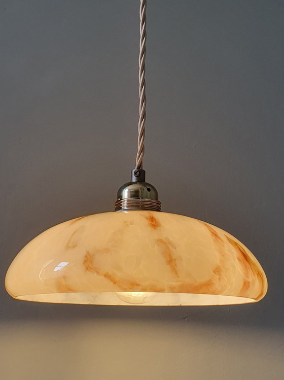Image 1 of Suspension vintage en verre opalin de style Art déco