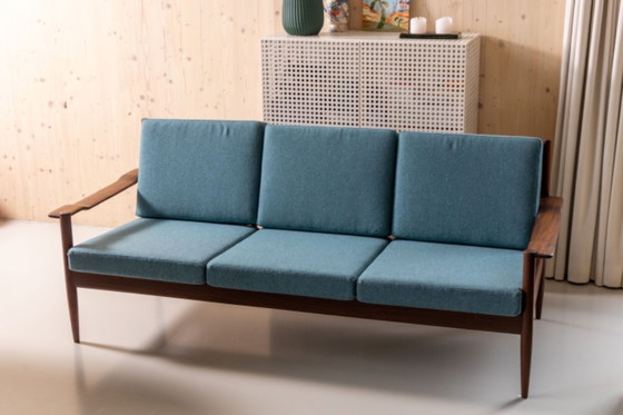 Image 1 of Divano scandinavo a 3 posti