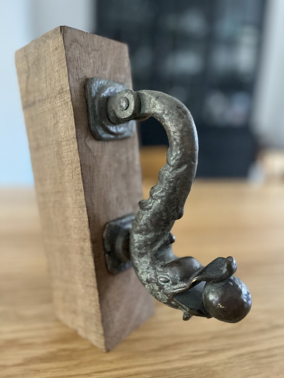 Image 1 of Heurtoir de porte ancien en bronze