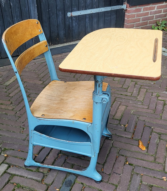 Banchetto scolastico anni '50/'60 modello "Envoy" American Seating Company, Scrivanie, Metallo, Legno, Blu (foto 2 di 14)