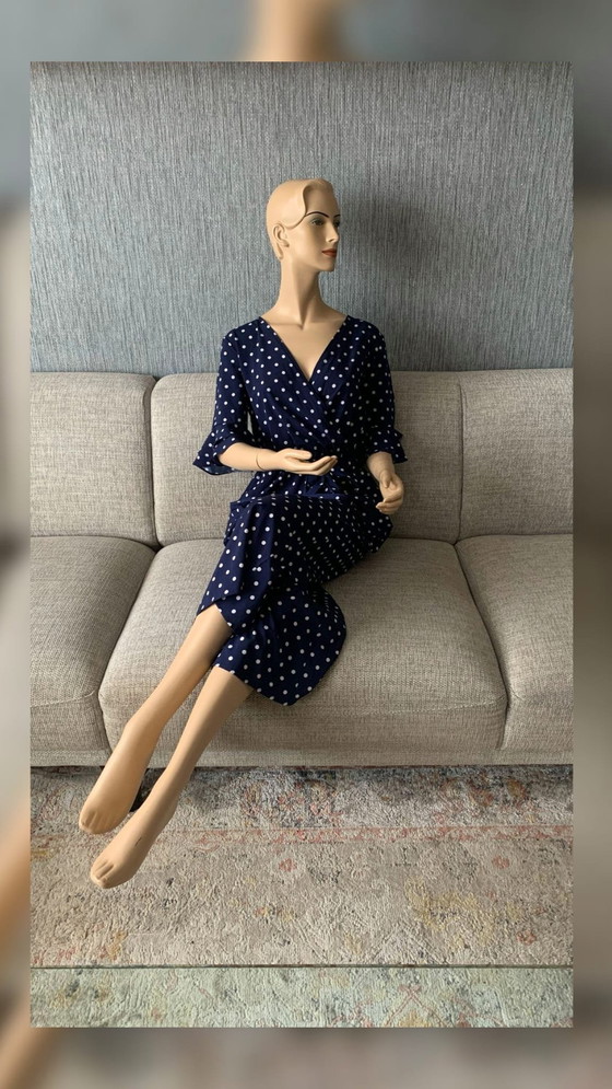 Image 1 of Vrouwelijke Mannequin