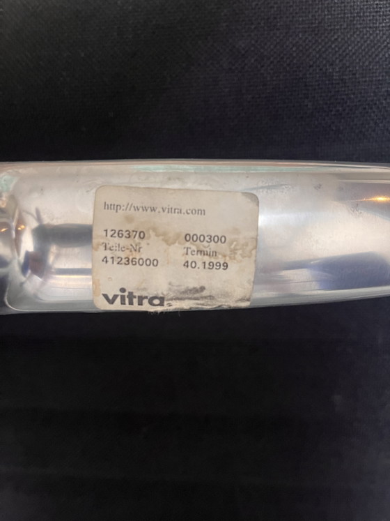 Original Vitra Eames 107 - 1999 – Sillas de oficina, Aluminium, Textile (photo 3 of 5)